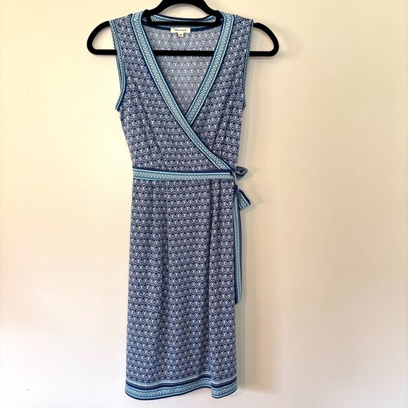 Max Studio Dresses & Skirts - Max Studio Sleeveless Blue and White Print Stretch Wrap Dress, Size XS